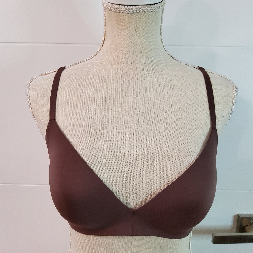 Lululemon Athletica Take Shape Sport Bra Size 34C